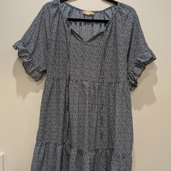 Altar'd State Navy and White Patterned Top - Picture 2 of 5